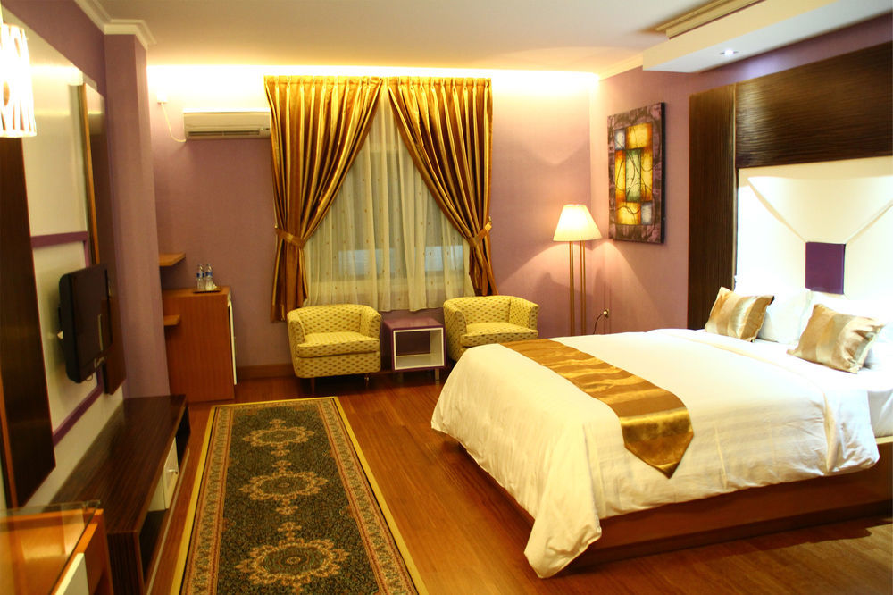 Sahati Hotel Jakarta Exterior foto