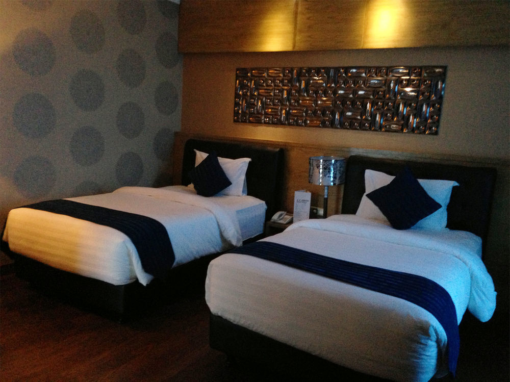 Sahati Hotel Jakarta Exterior foto