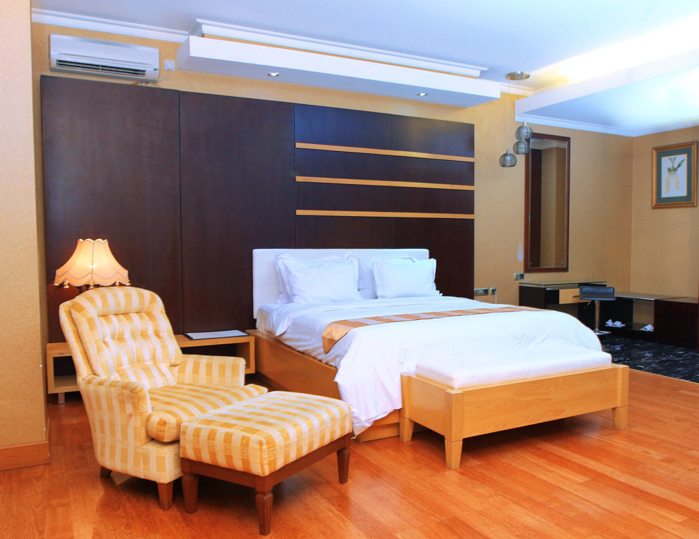 Sahati Hotel Jakarta Exterior foto